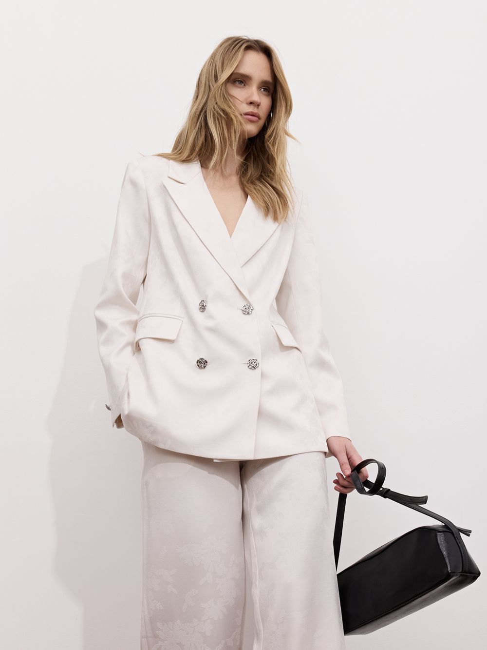 בלייזר אוברסייז ג’אקרד