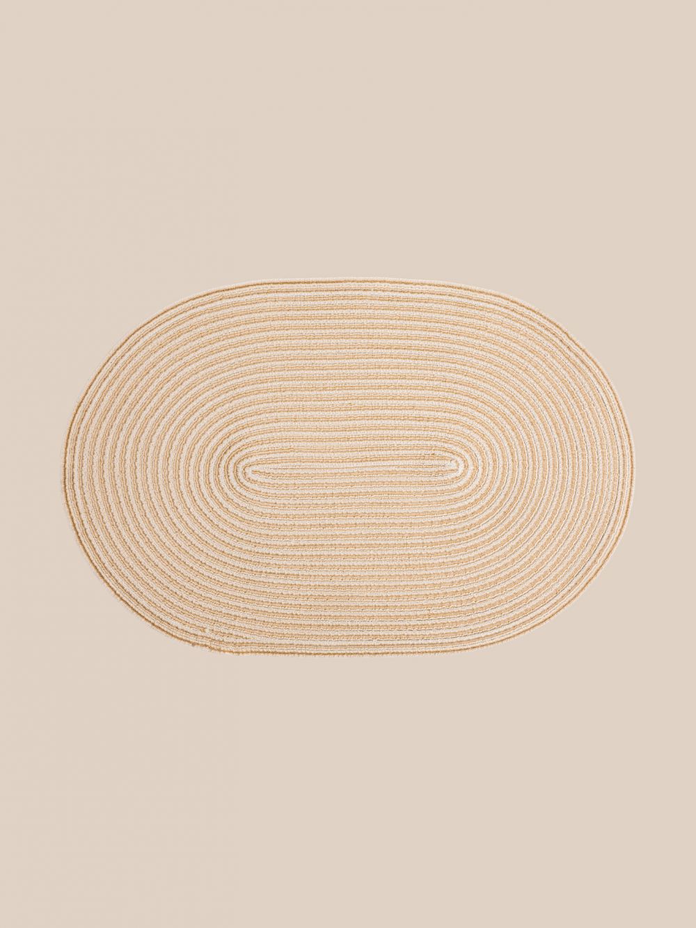 פלייסמנט אובלי במראה קש