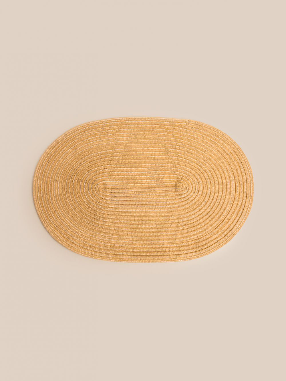 פלייסמנט אובלי במראה קש