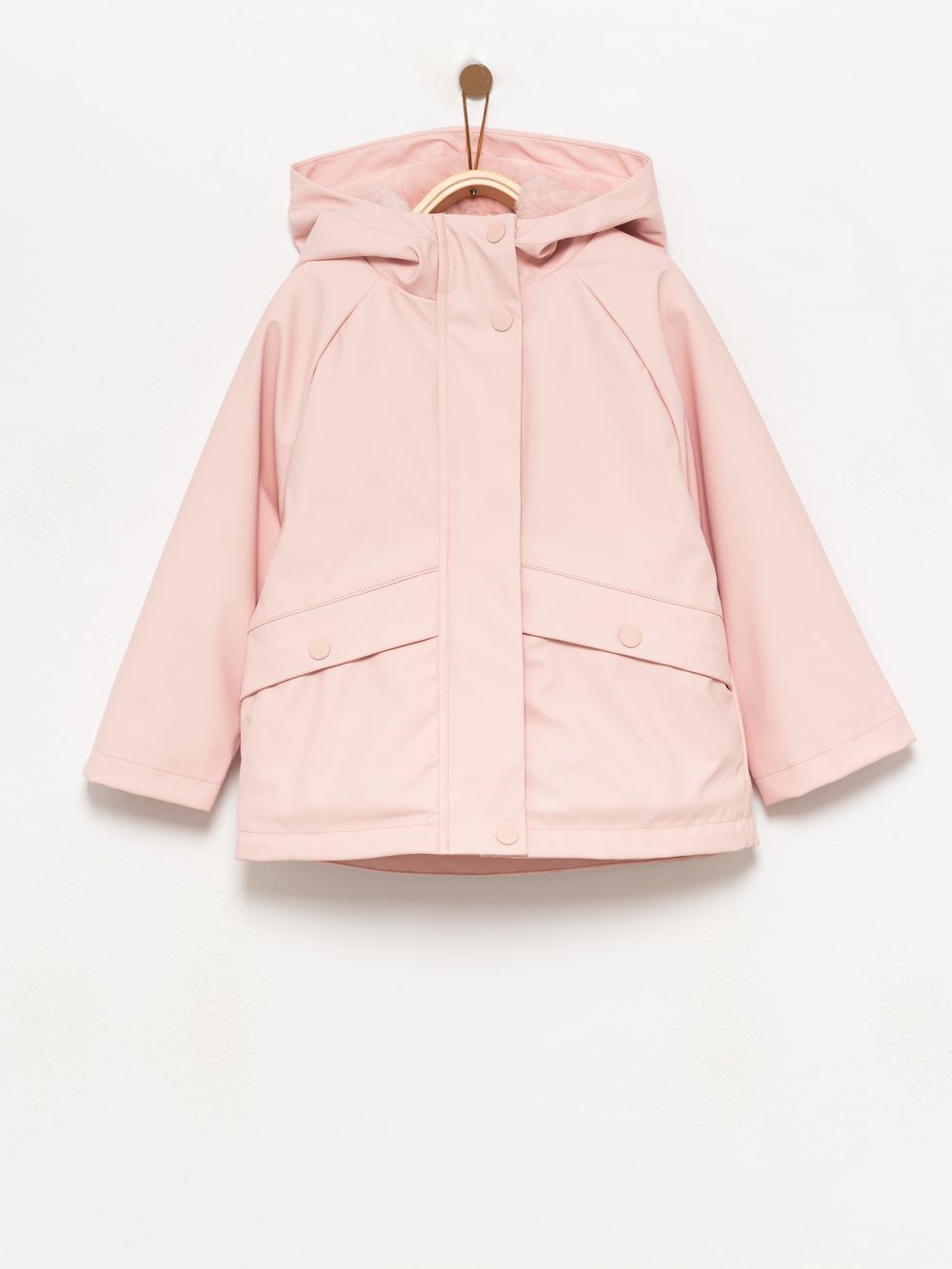 מעיל עם כובע