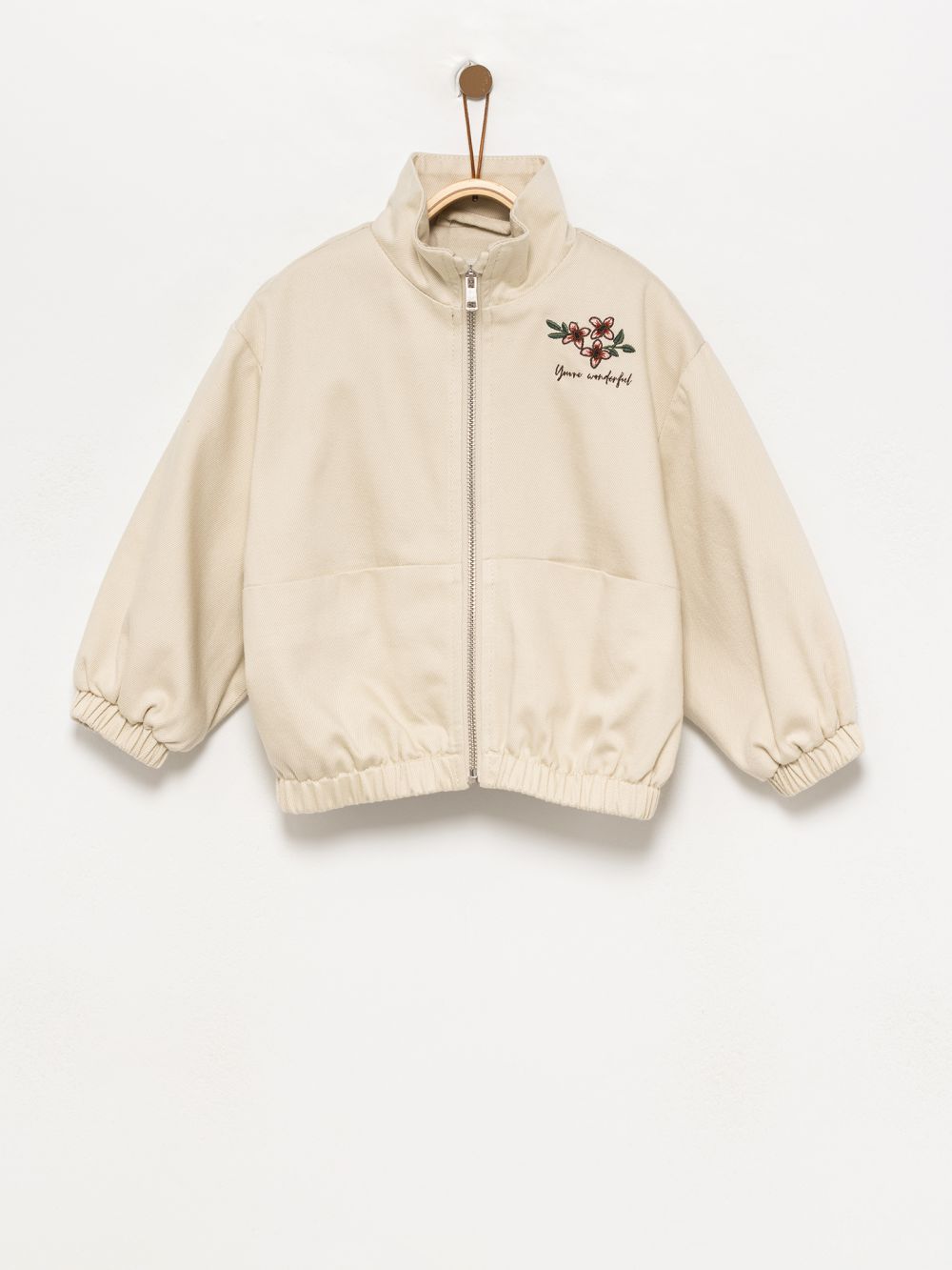 ג׳קט עם רקמה