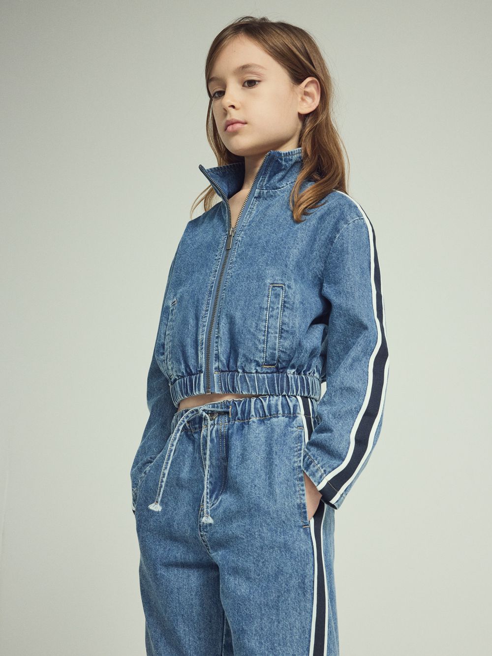 ג׳קט ג׳ינס עם פס ארוג