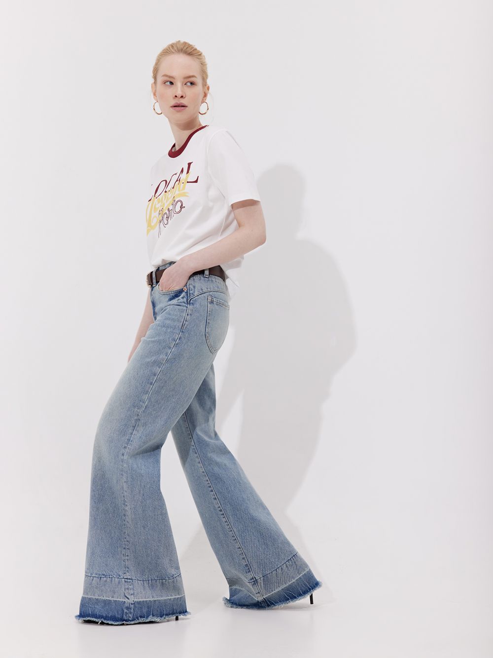 ג’ינס WIDE LEG סיומת פתוחה