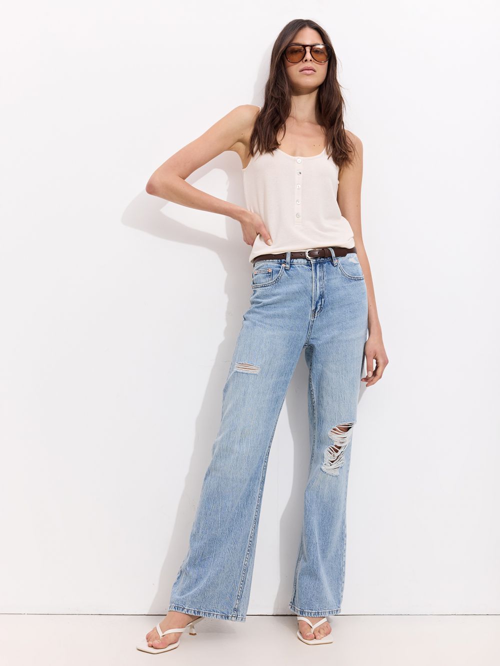 ג׳ינס BOOTCUT עם קרעים