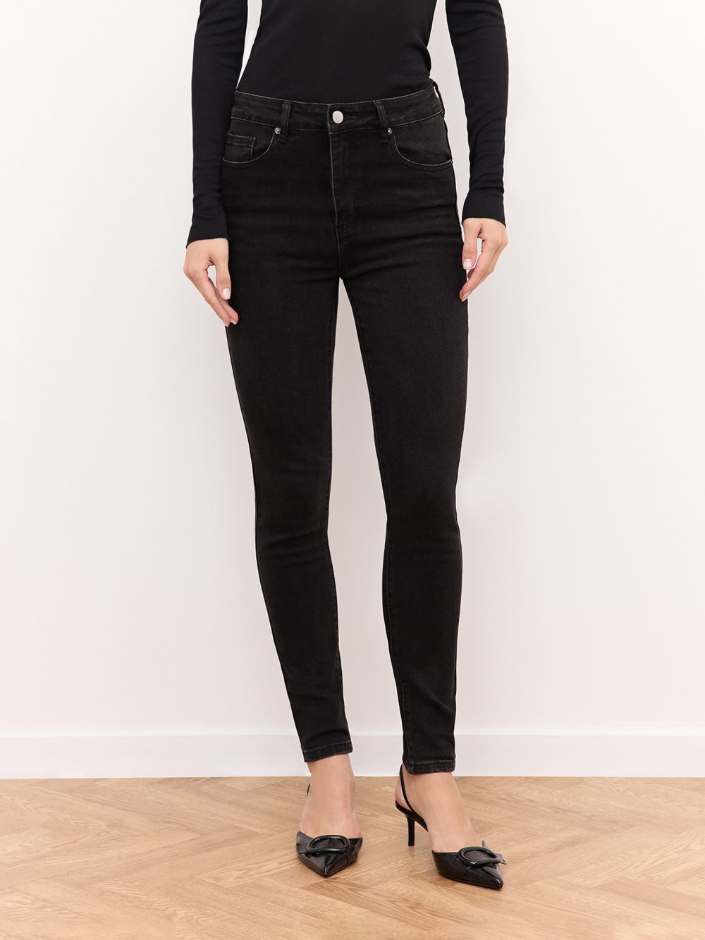 ג׳ינס SKINNY בגזרה גבוהה