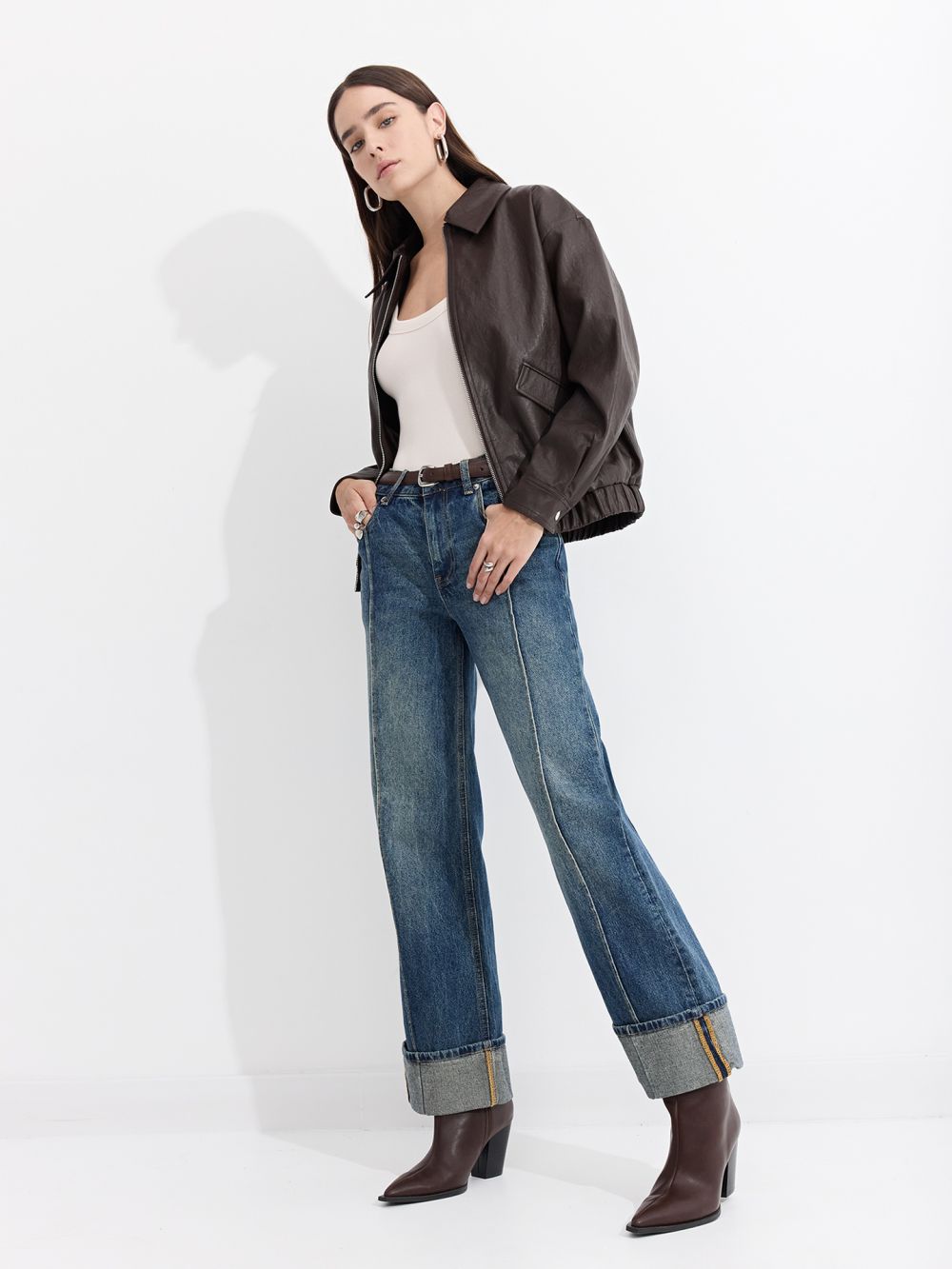 ג׳ינס STRAIGHT עם דיטייל של תיפור