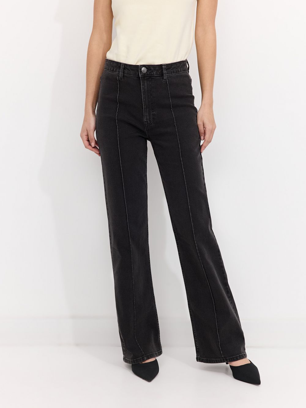 ג׳ינס בגזרת Bootcut