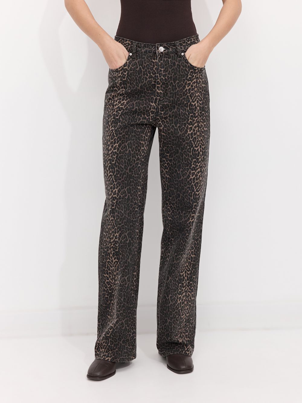 ג’ינס WIDE-LEG