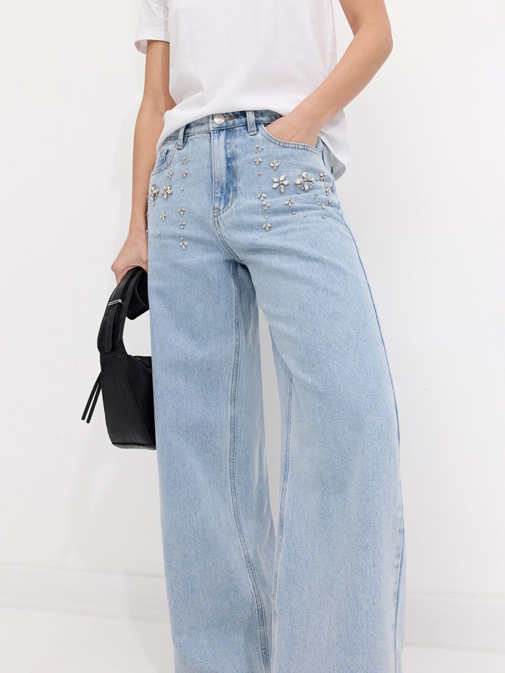 ג׳ינס גזרה גבוהה WIDE-LEG ודיטייל יהלומים