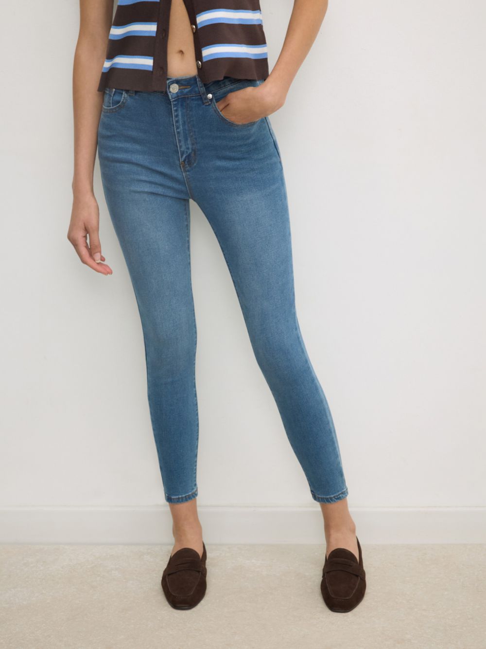 ג’ינס SKINNY בגזרה גבוהה