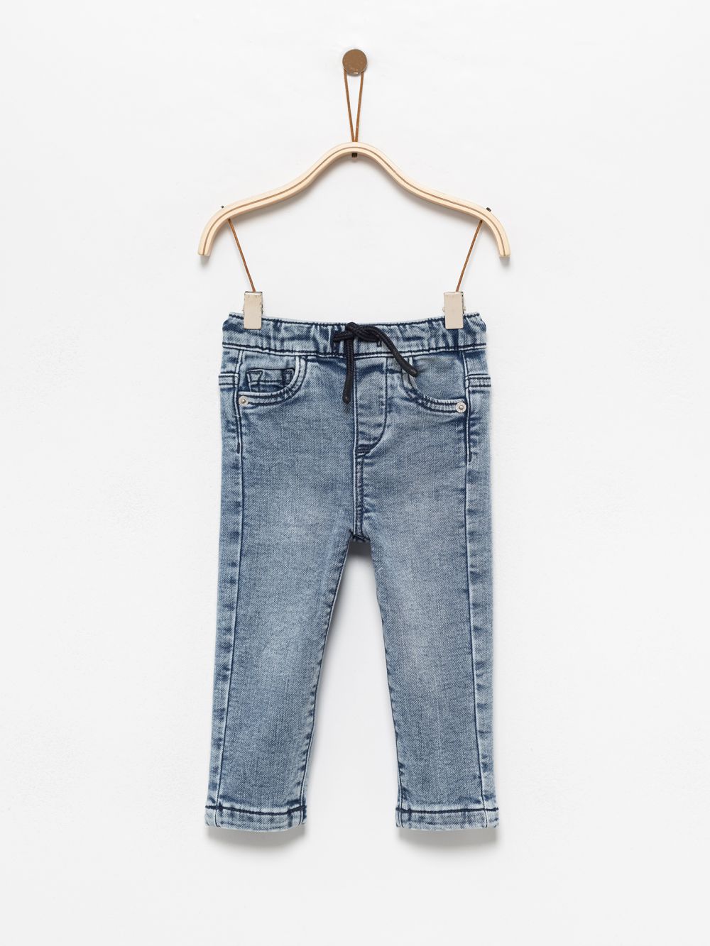 מכנסי ג’ינס ארוכים