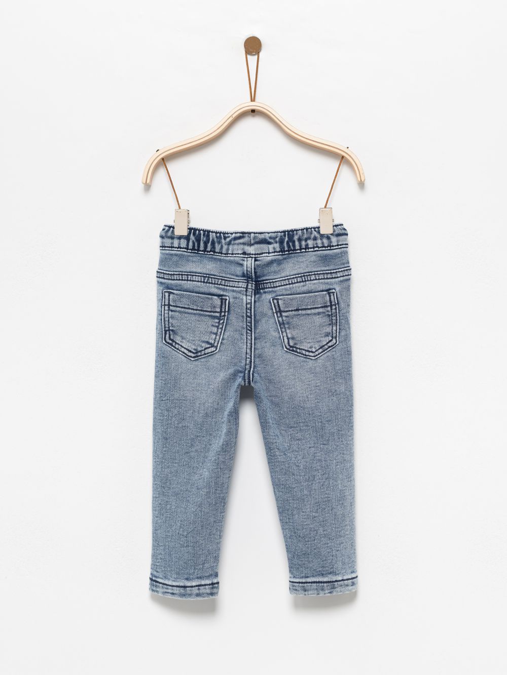 מכנסי ג’ינס ארוכים