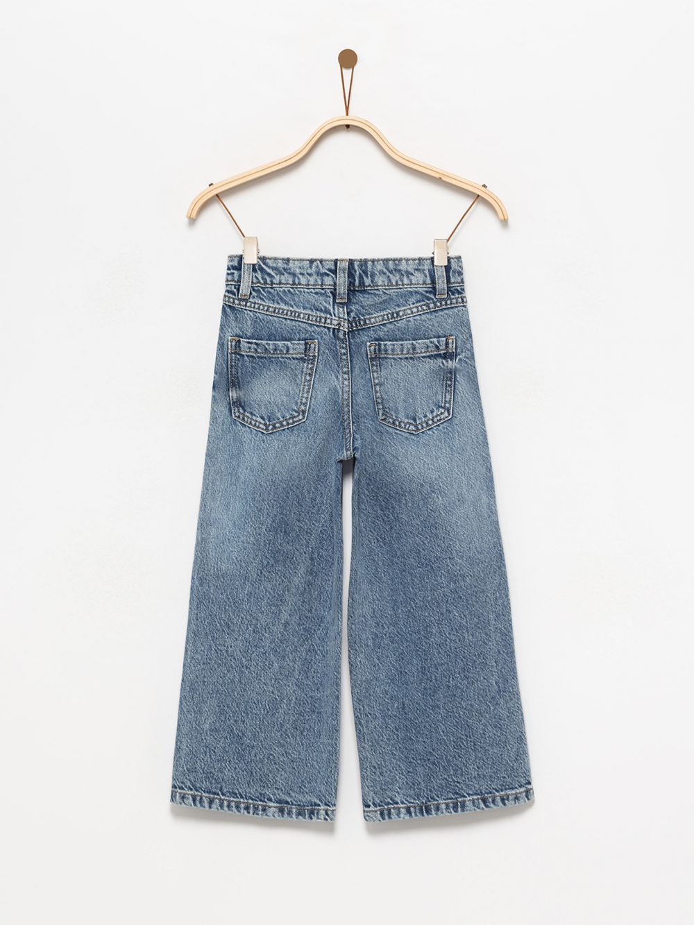 ג׳ינס רגל רחבה