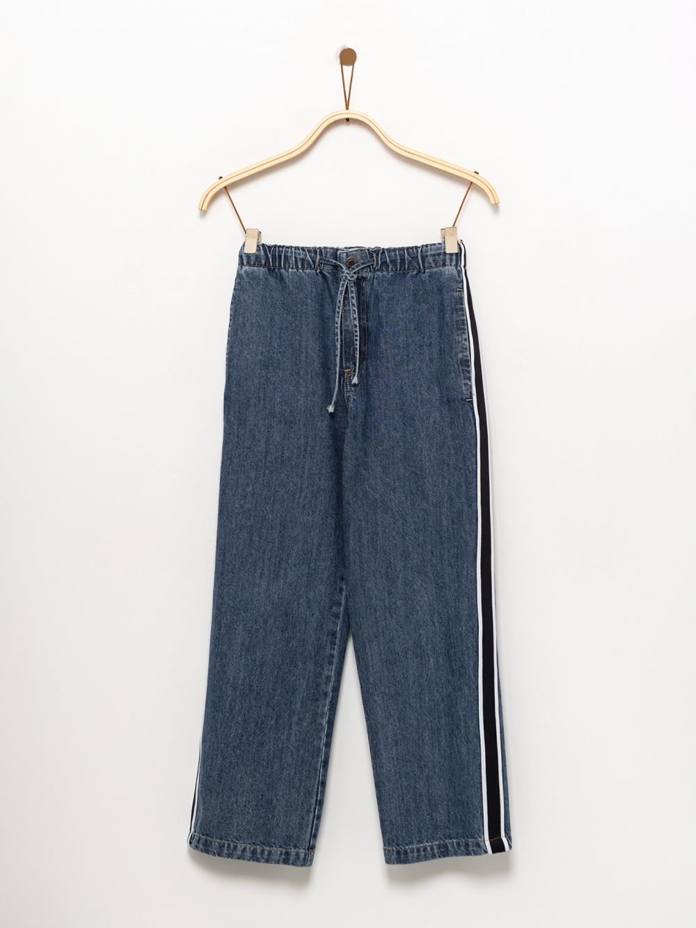 גינס עם פס ארוג