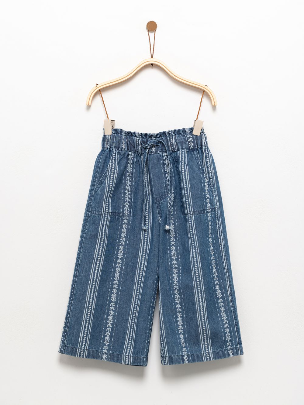 מכנסיים מודפסים