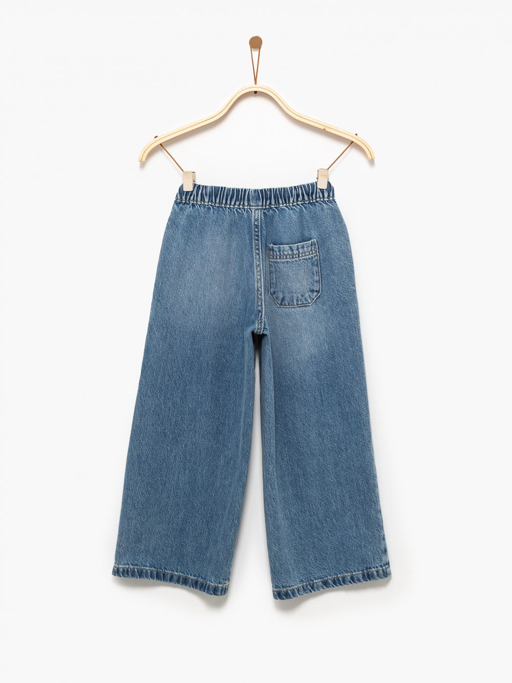 ג׳ינס עם שרוך קשירה