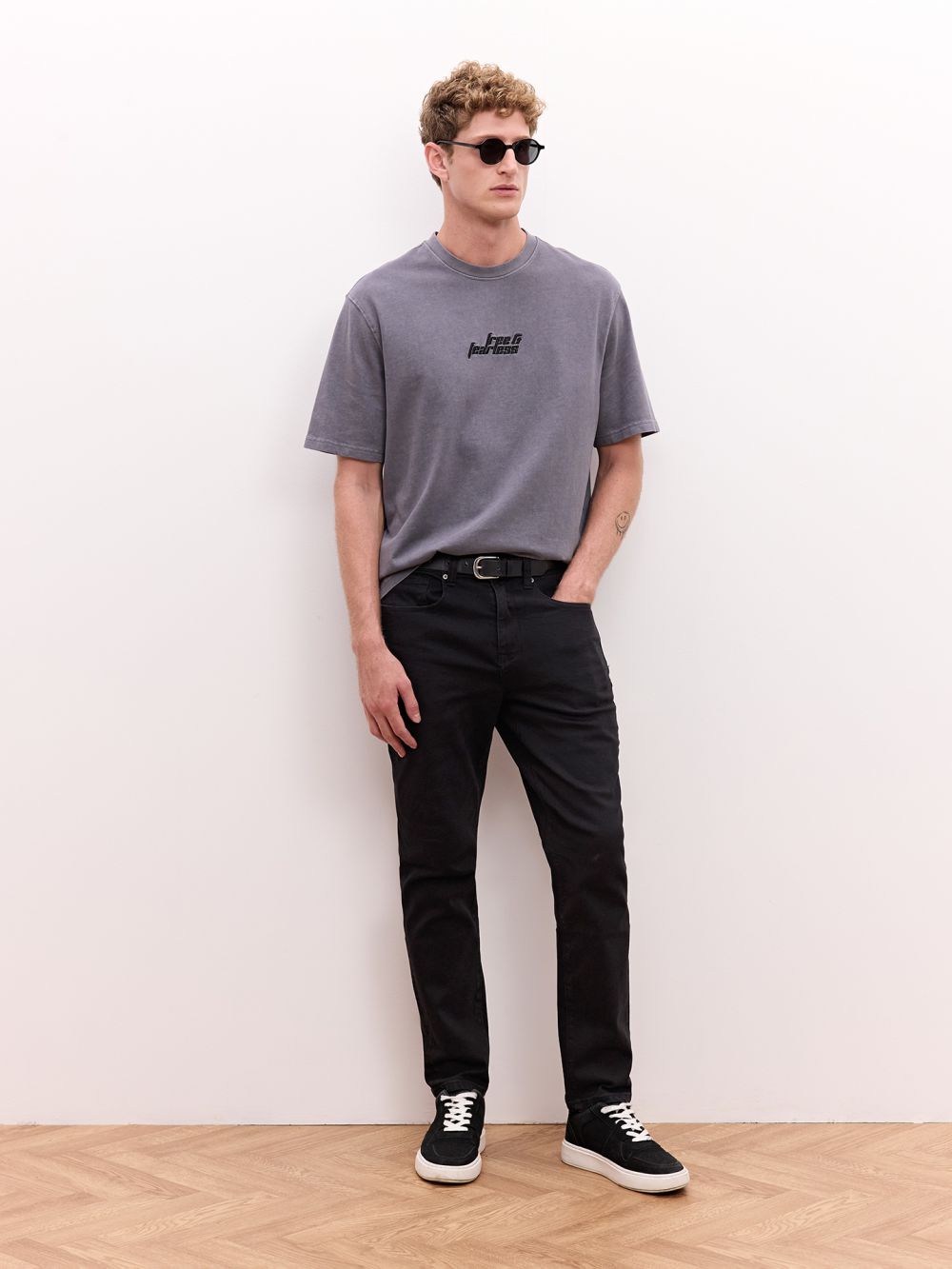 ג׳ינס בגזרת SLIM