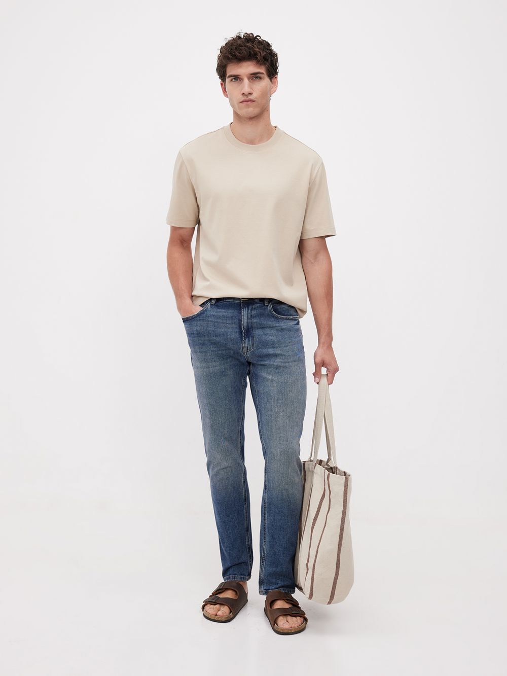 ג׳ינס בגזרת Slim