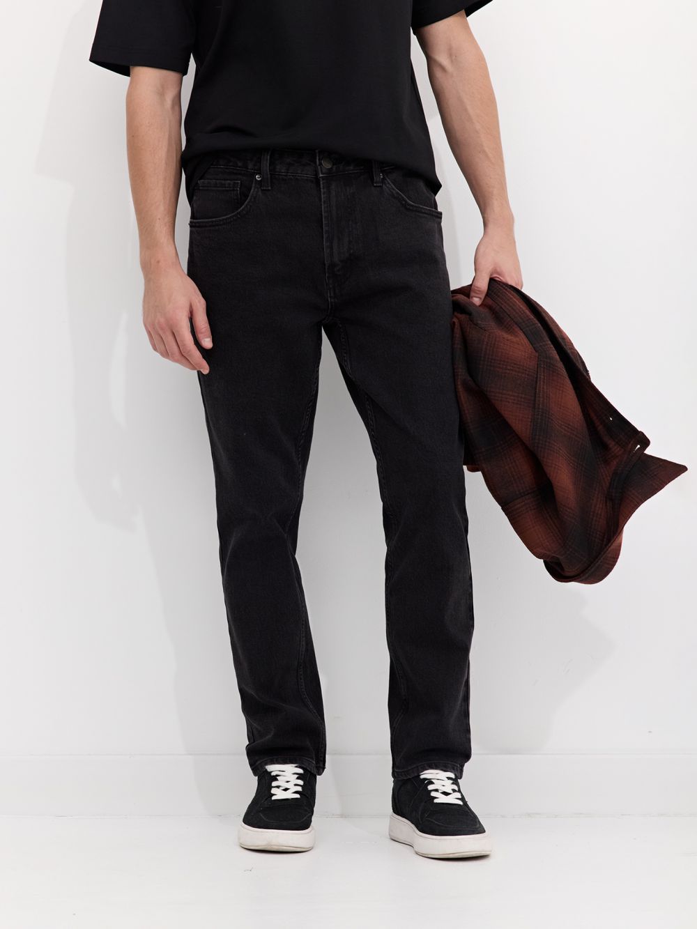 ג׳ינס בגזרת SLIM