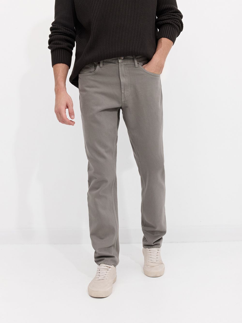 ג׳ינס בגזרת SLIM