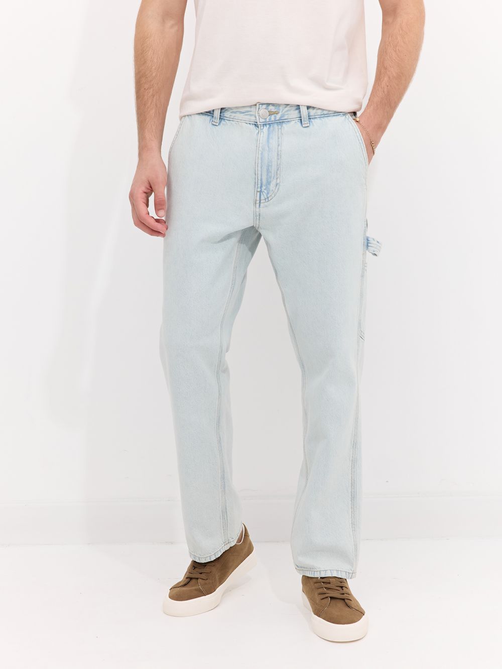 ג׳ינס בגזרת carpenter