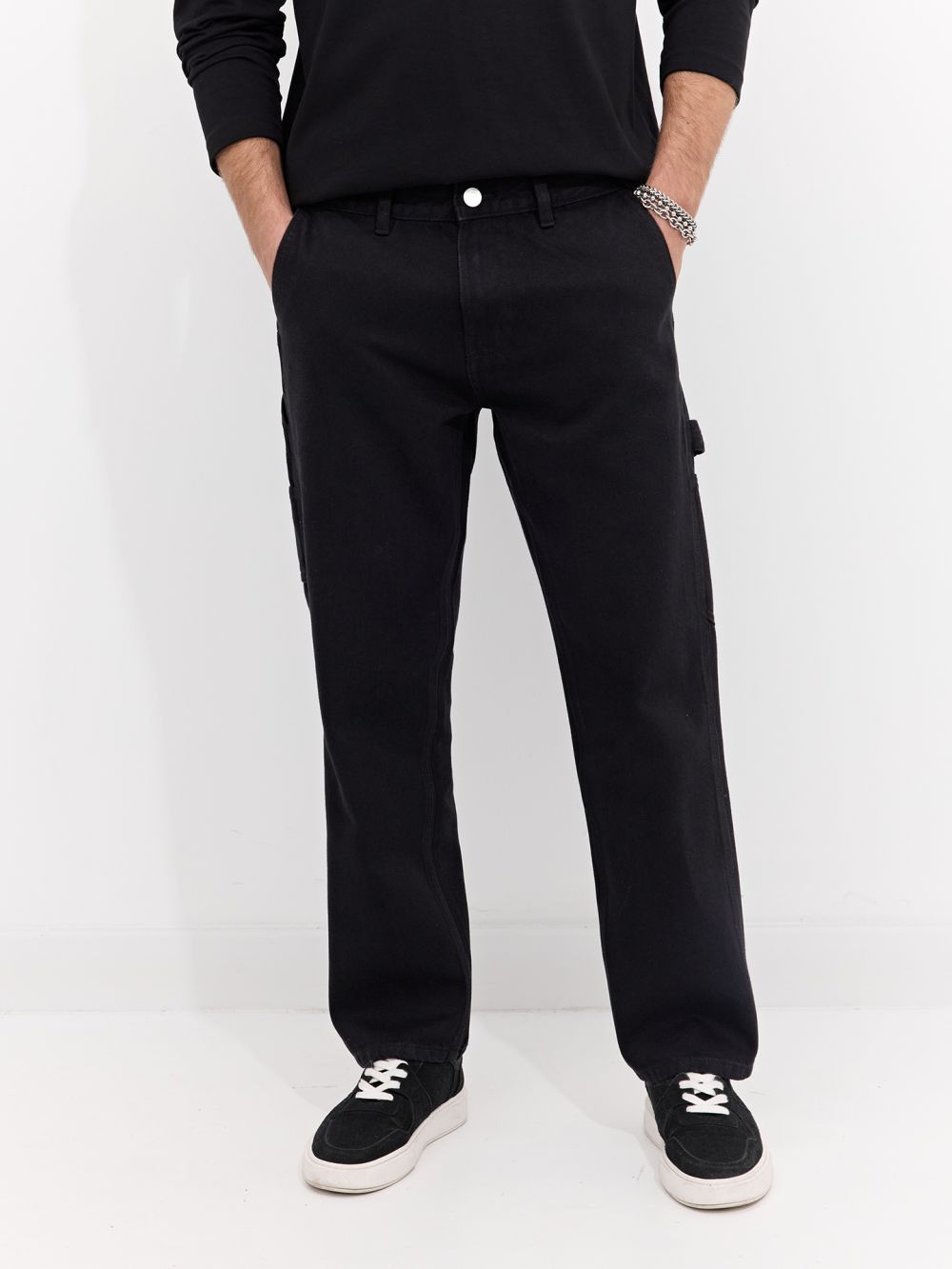 ג׳ינס בגזרת carpenter