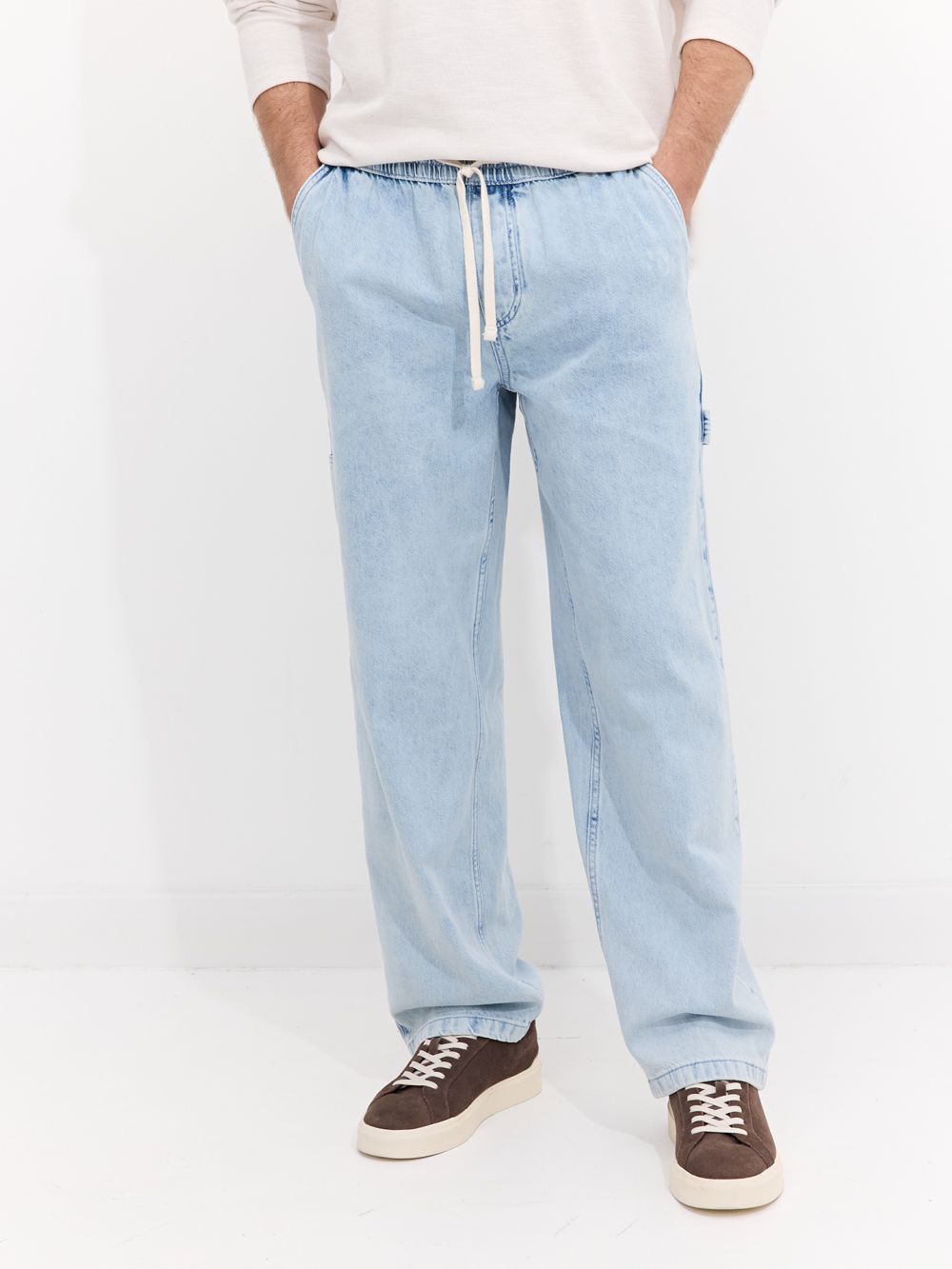 ג׳ינס carpenter בגזרת משוחררת עם מותן אלסטית