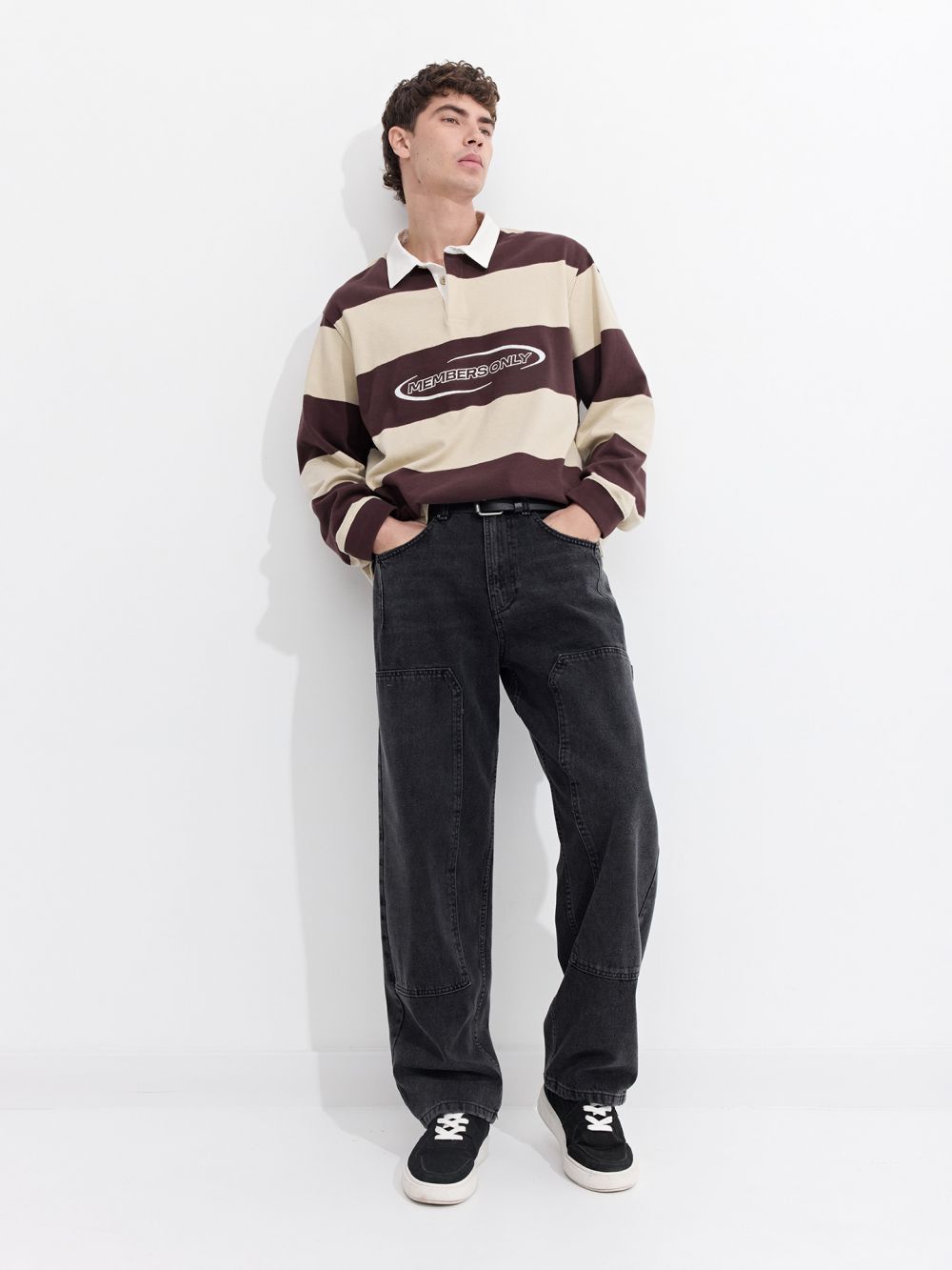 ג׳ינס carpenter בגזרה משוחררת