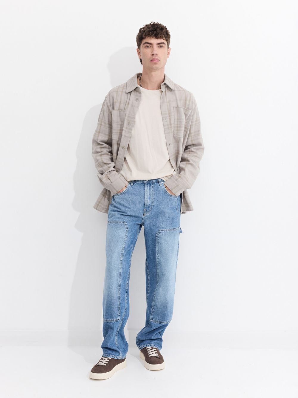 ג׳ינס carpenter בגזרה משוחררת