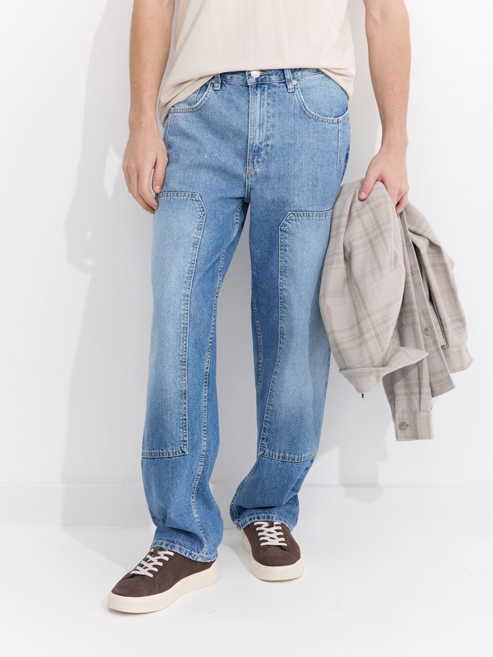 ג׳ינס carpenter בגזרה משוחררת