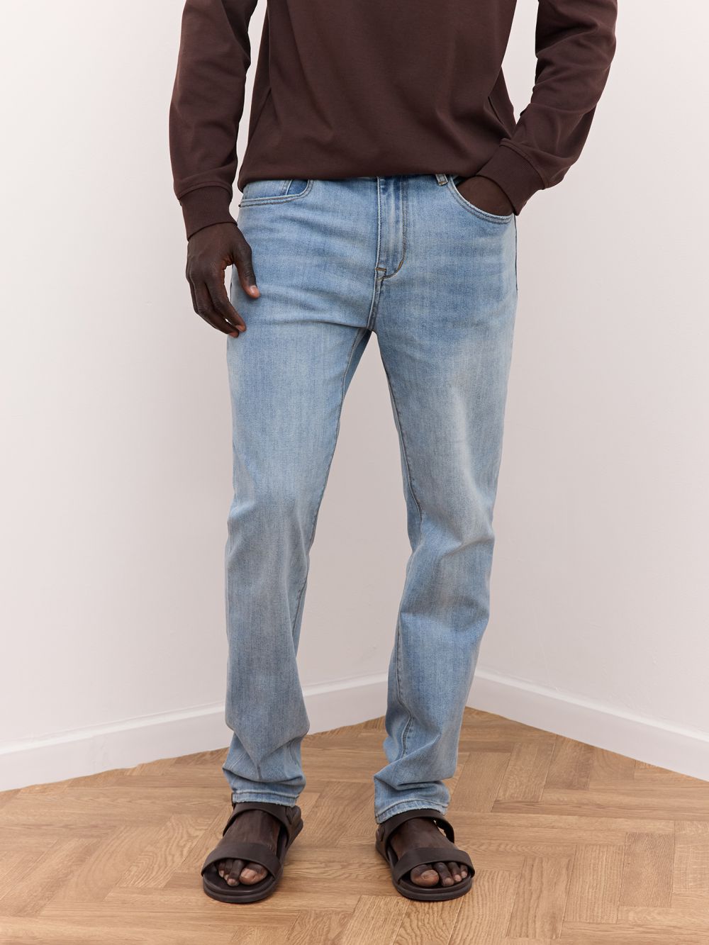 ג׳ינס בגזרת SLIM