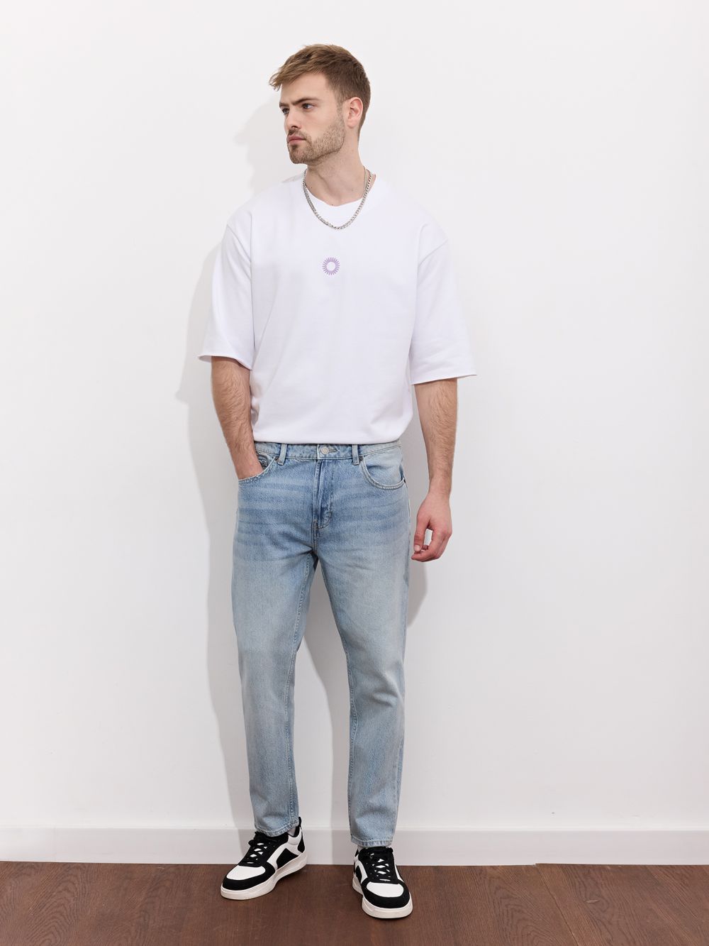 ג’ינס בגזרת קרופ SLIM