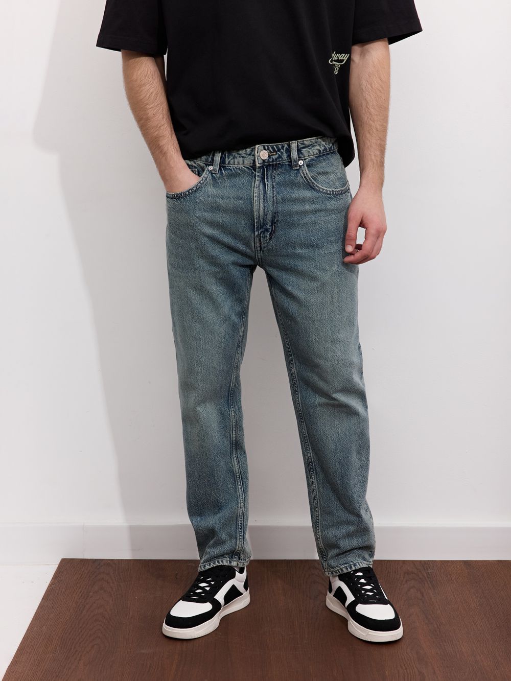 ג’ינס בגזרת קרופ SLIM