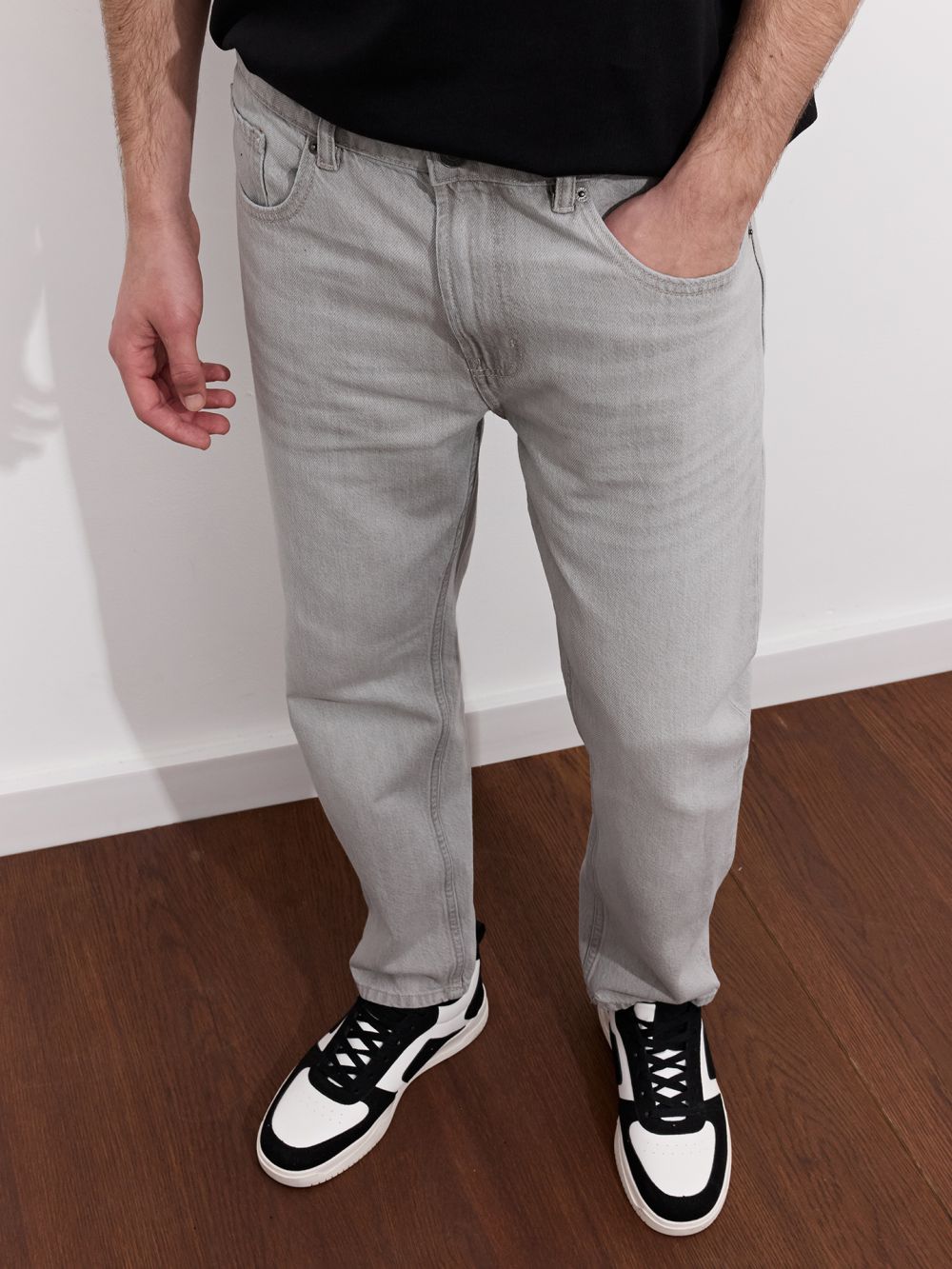 ג’ינס בגזרת קרופ SLIM