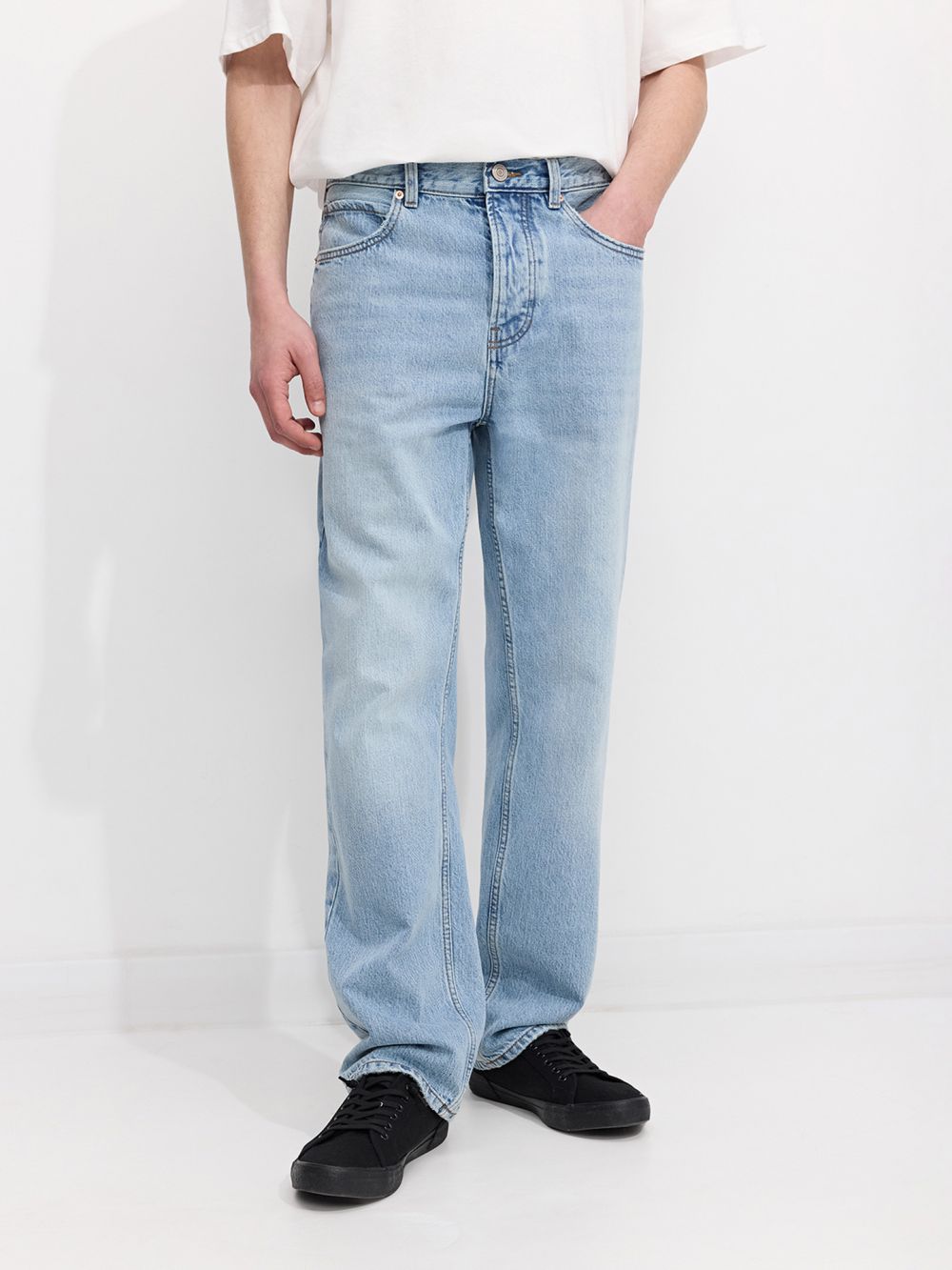 ג’ינס בגזרת STRAIGHT