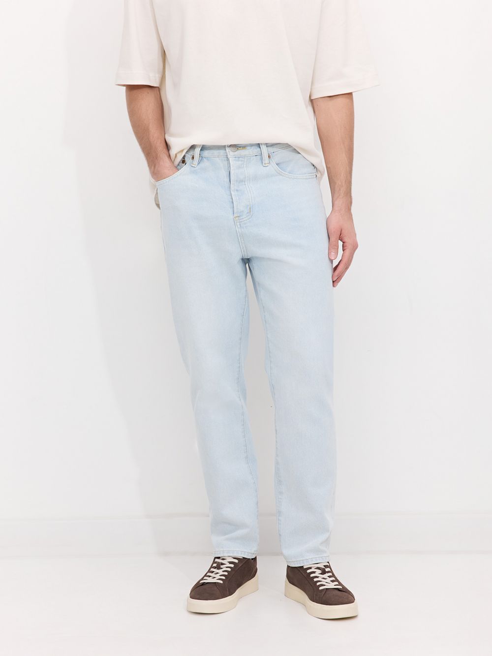 ג׳ינס בגזרה STRAIGHT