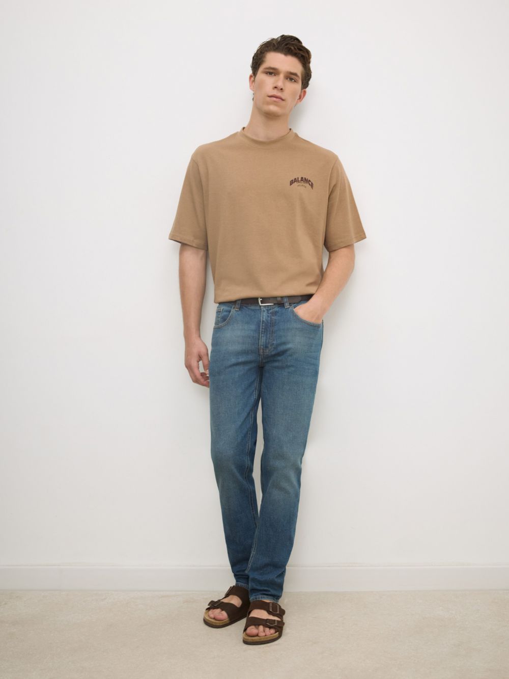 ג׳ינס בגזרת STRAIGHT SLIM