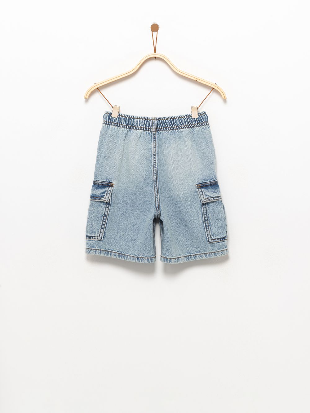 דגמ”ח ג’ינס קצר