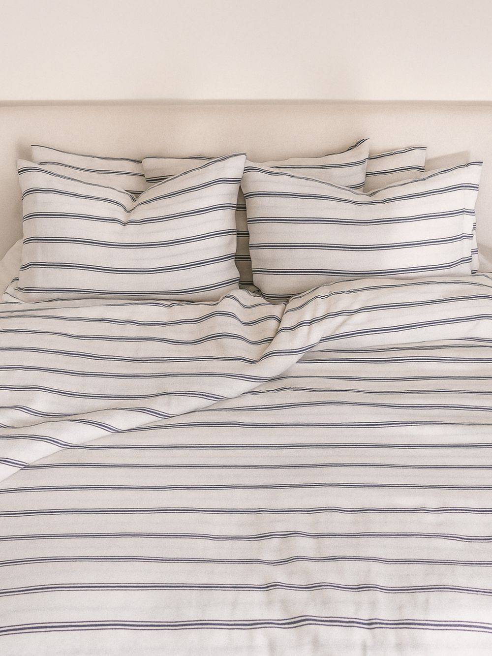 ציפית פסים לבנים 50X70CM 220TC סאטן