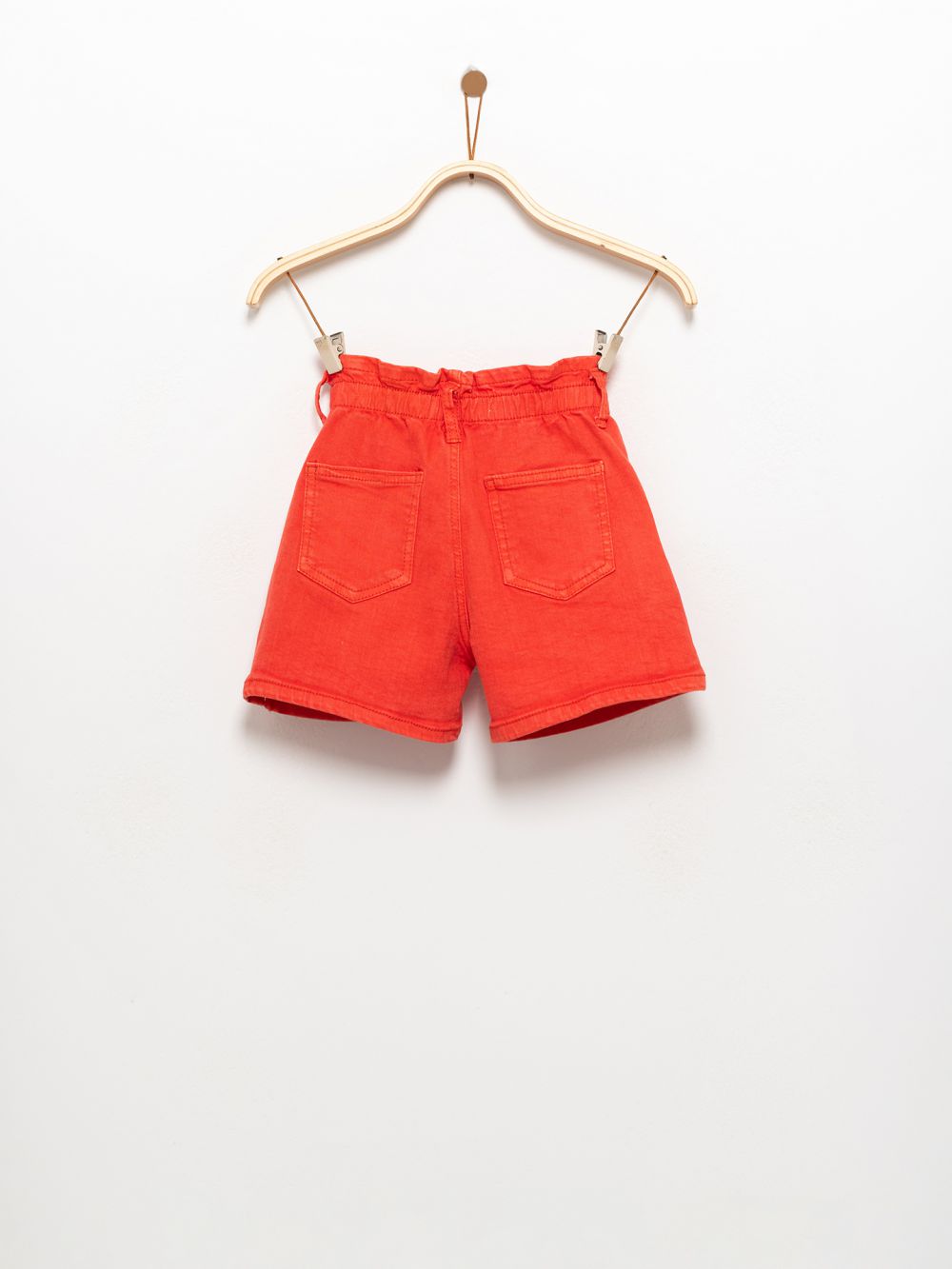 שורט עם מותן אלסטית