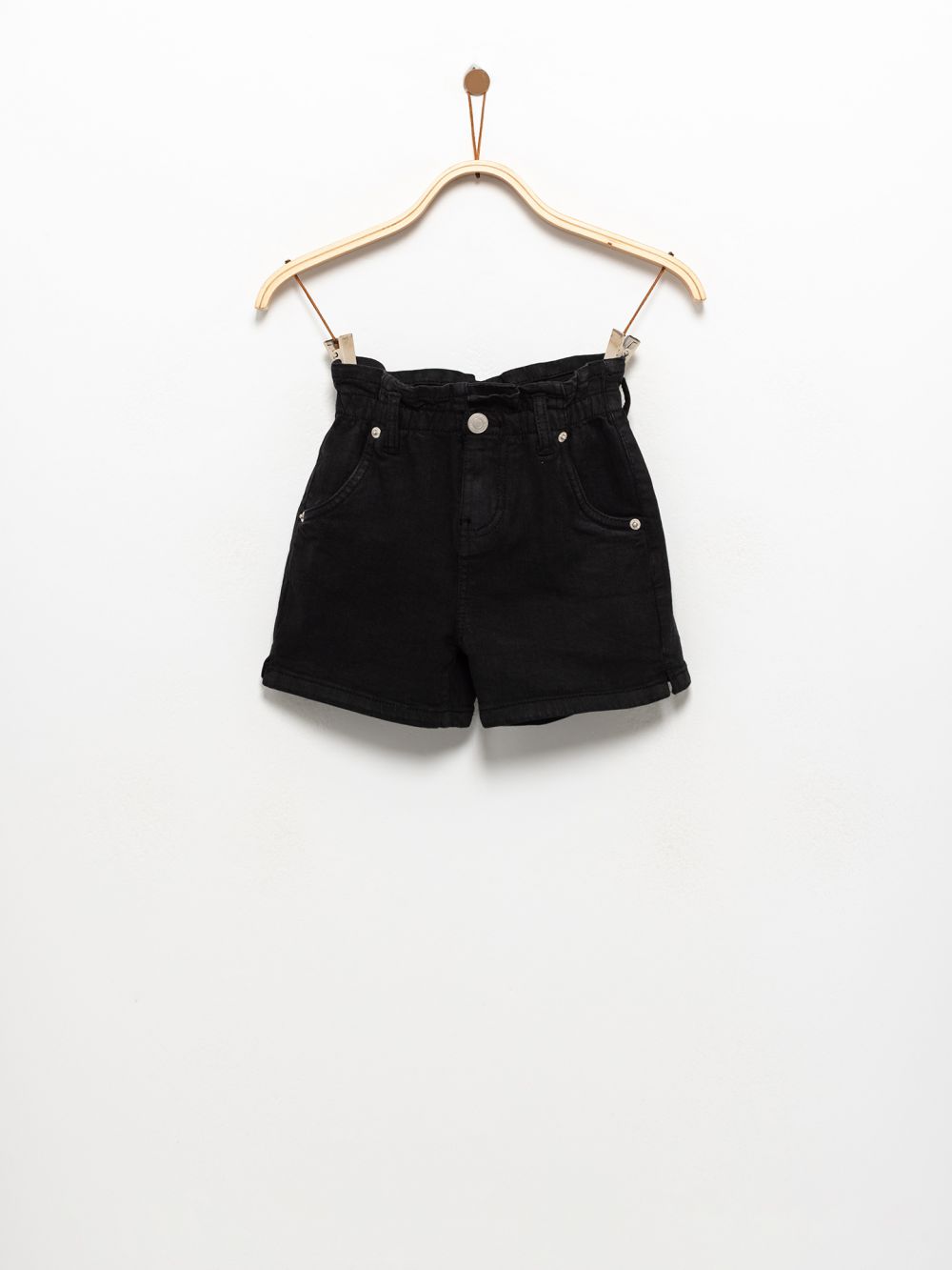 שורט עם מותן אלסטית