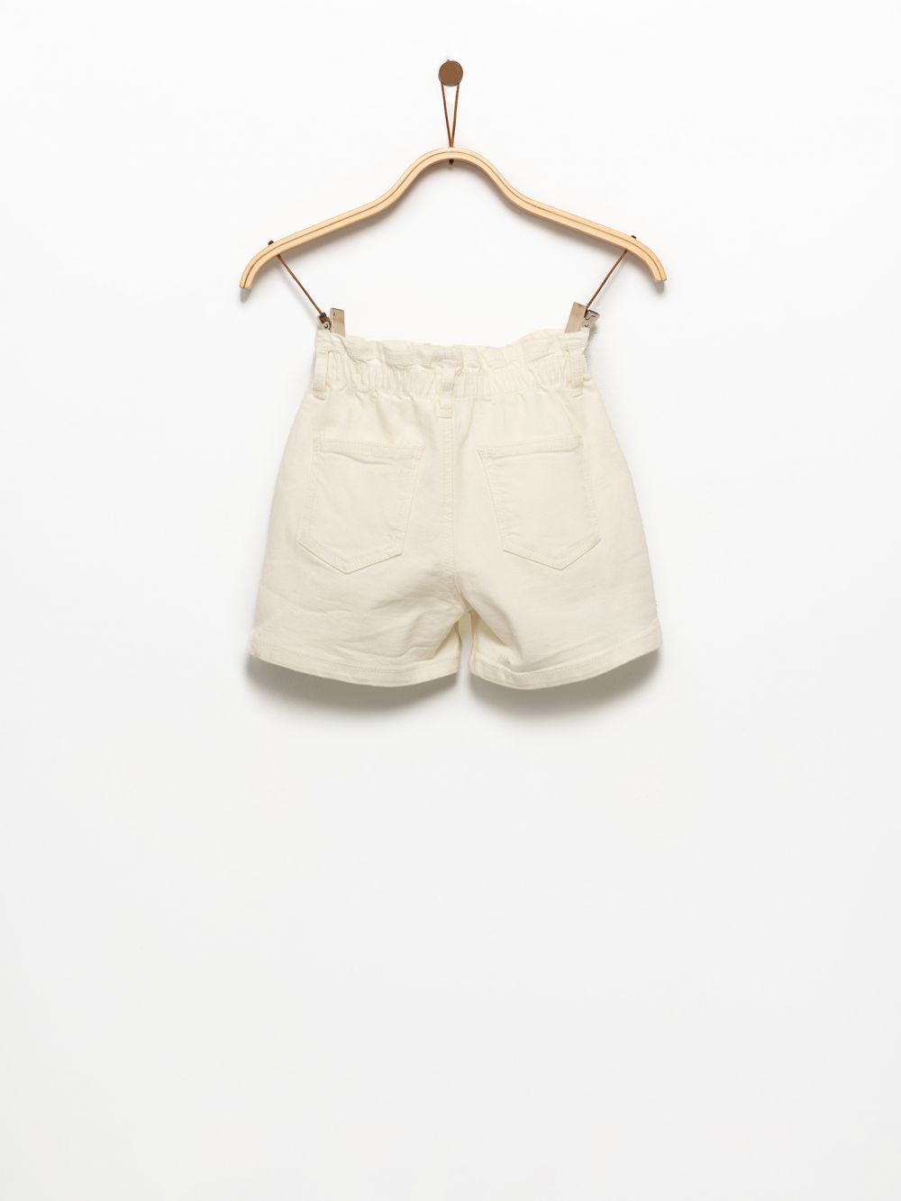 שורט עם מותן אלסטית