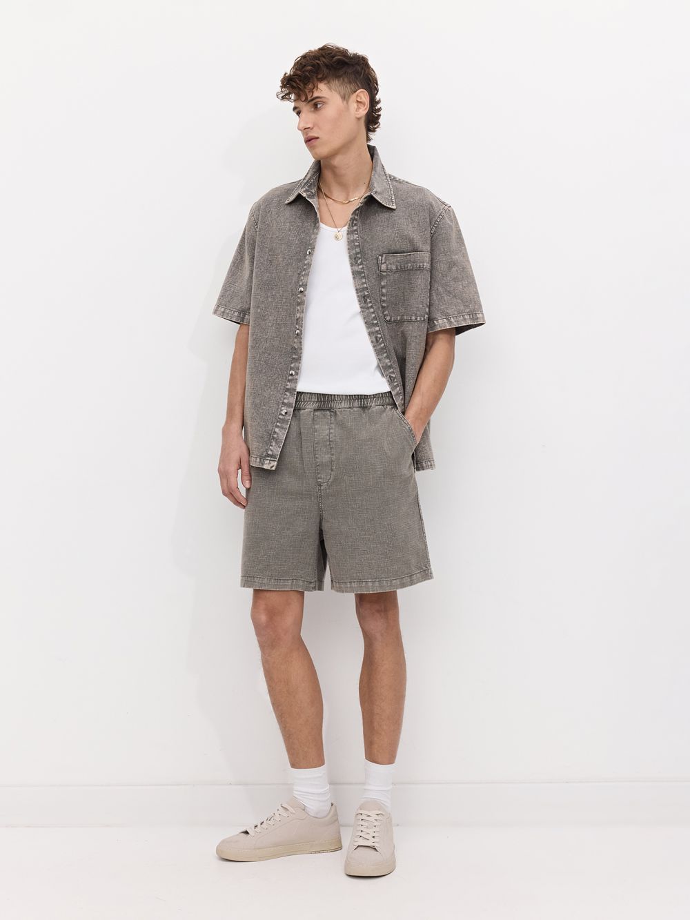 מכנסי ברמודה ארוגים