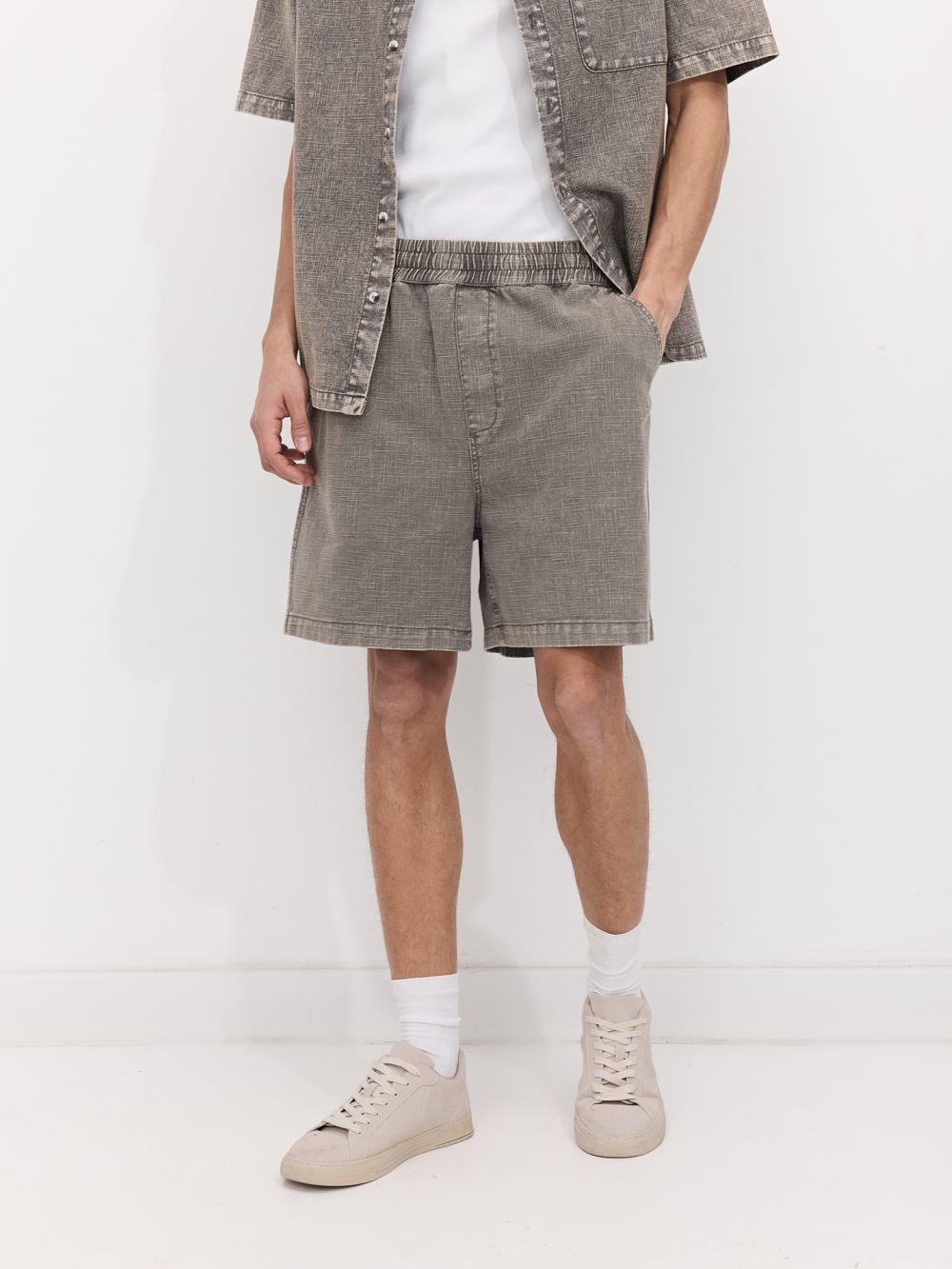 מכנסי ברמודה ארוגים