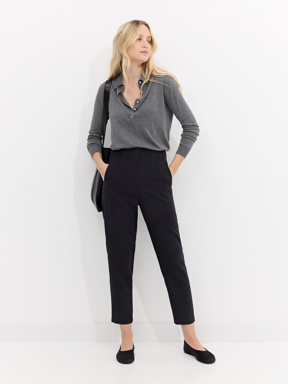 מכנסיים מחוייטים בגזרה גבוהה