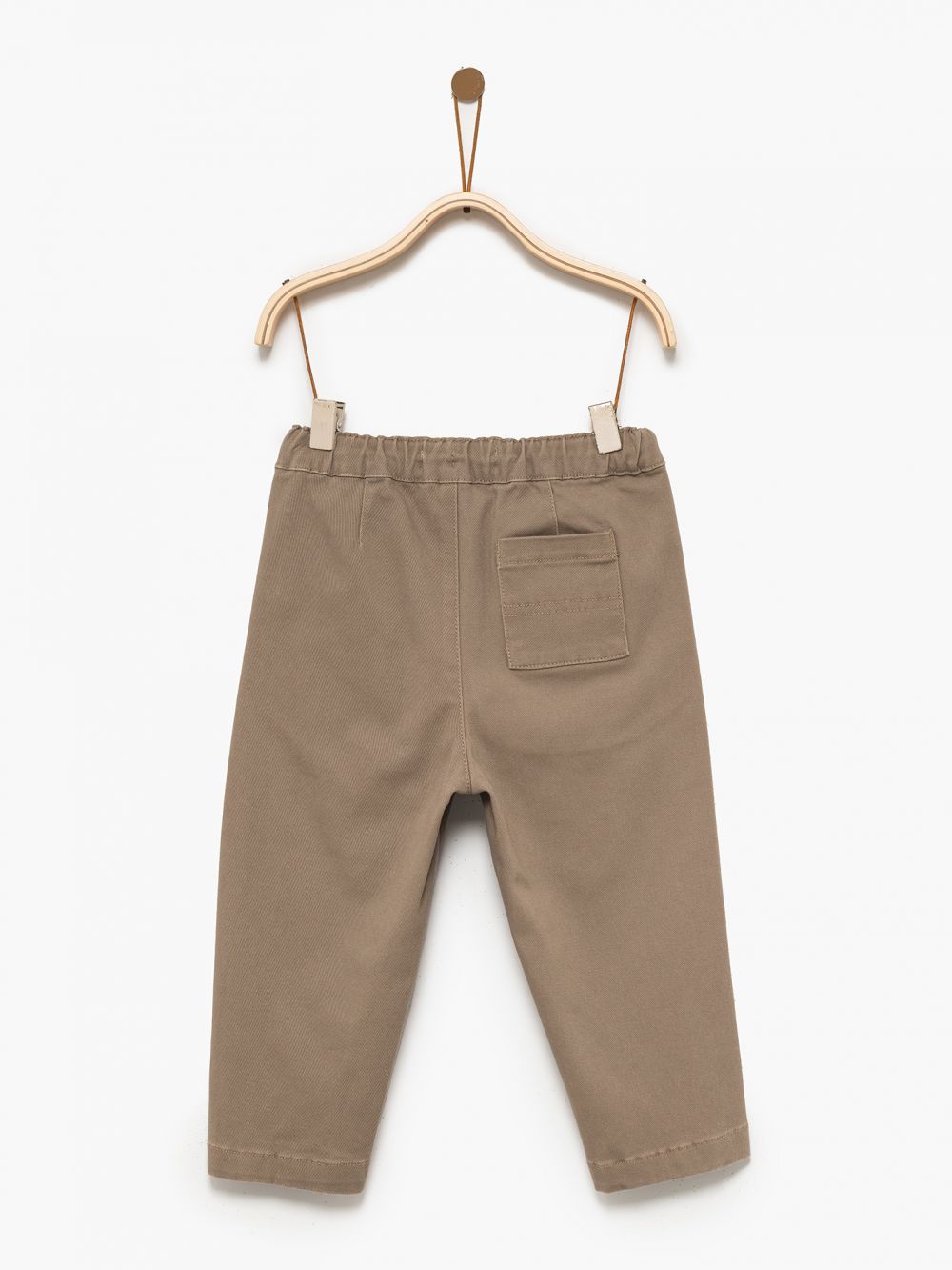 מכנסיים מחויטים