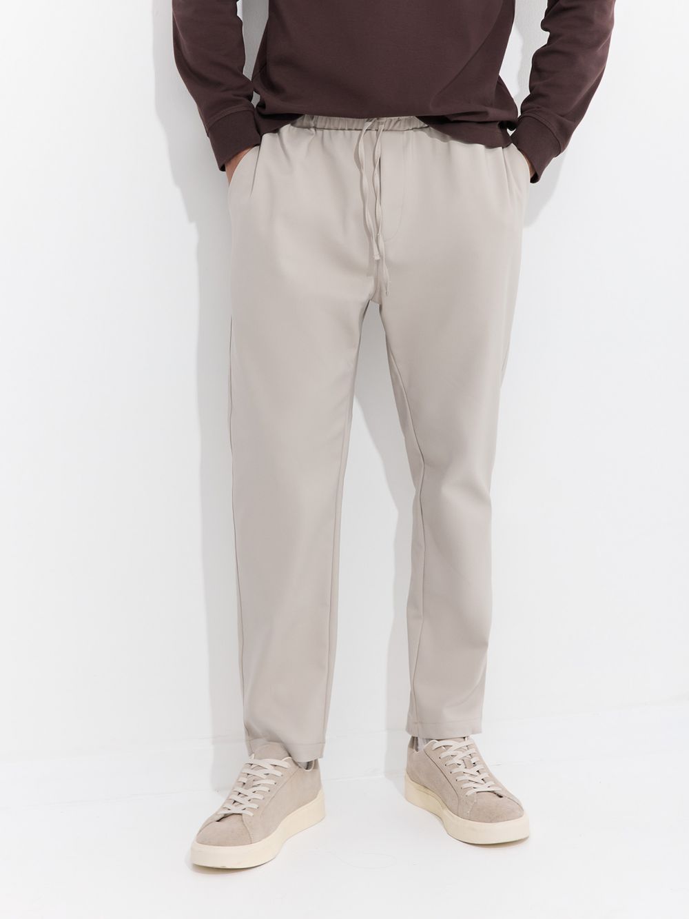 מכנסי JOGGER במראה מחוייט