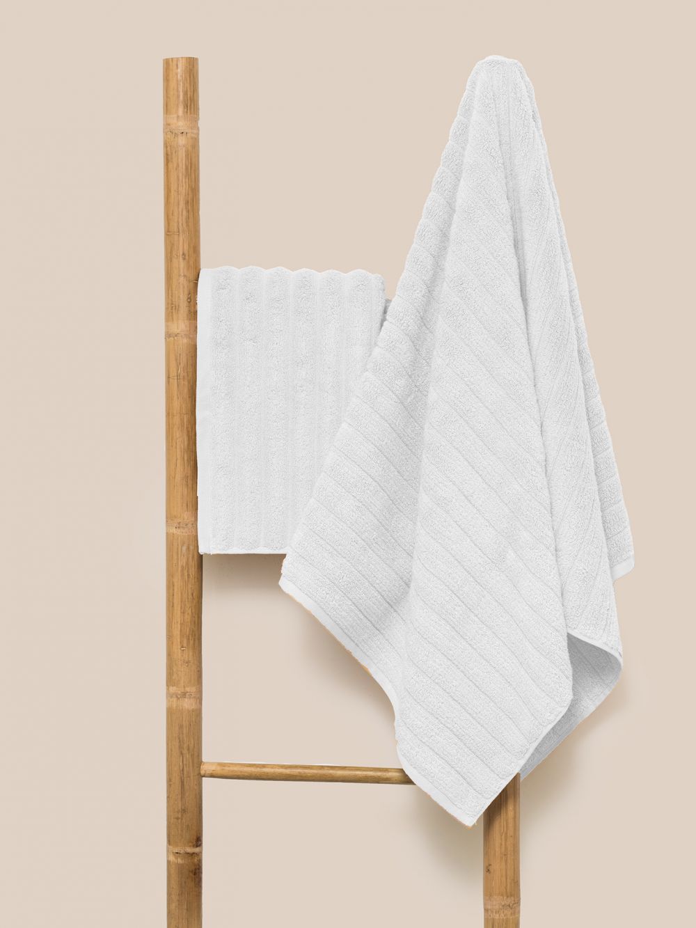 מגבת  זירו טוויסט 90*50 700GSM