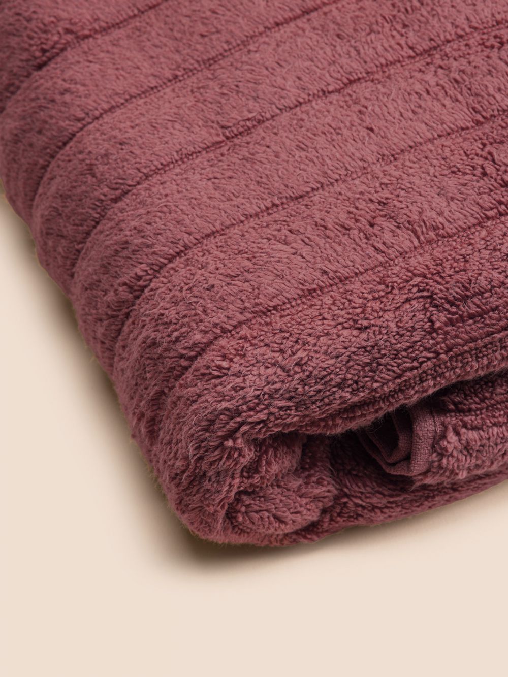 מגבת  זירו טוויסט 90*50 700GSM