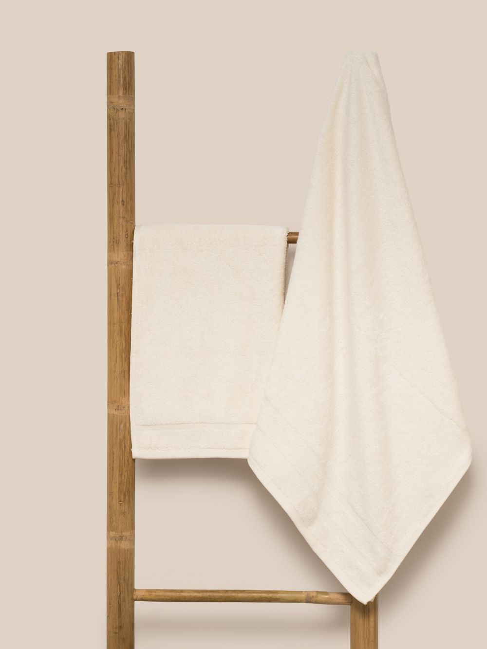 מגבת במבוק בשילוב כותנה 600GSM 50X70CM